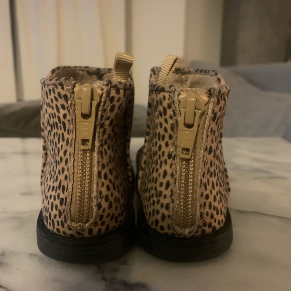 Gap Suede Toddler Leopard Print Size 6 - Picture 4 of 4